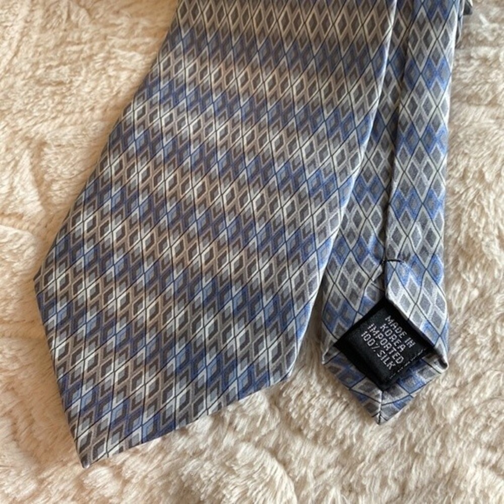 100% silk! $10 Stunning Crazyhorse Silk Tie by Liz Claiborne. - Picture 2 of 2